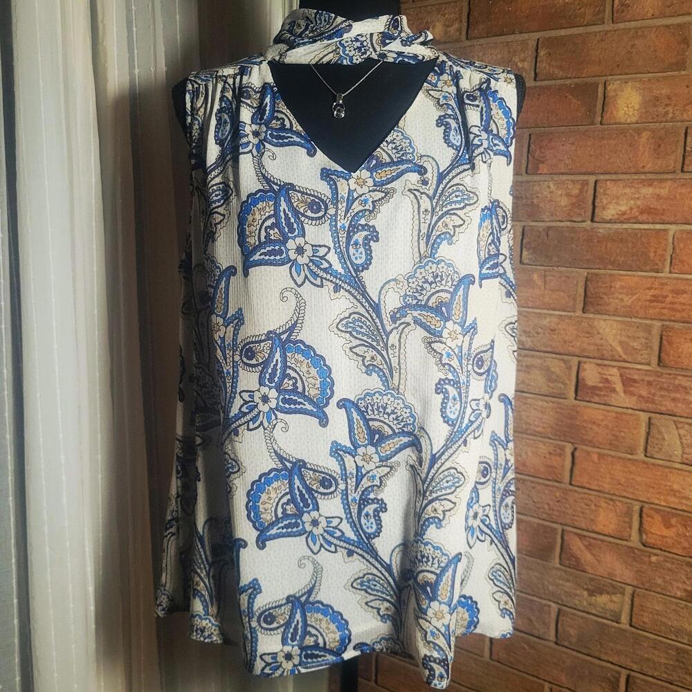 Tommy Hilfiger Women's Sleeveless Blouse Blue/White/Beige Paisley Tie - Size L